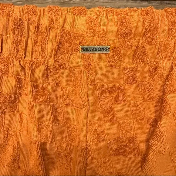 Billabong Women's Shorts - Picture 3 of 5